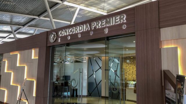 スラバヤ空港国際線のconcordia lounge