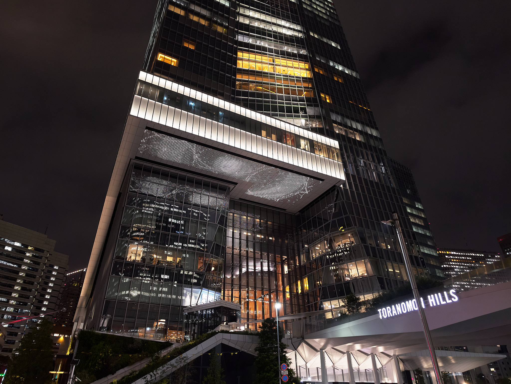 虎ノ門ヒルズの低層部